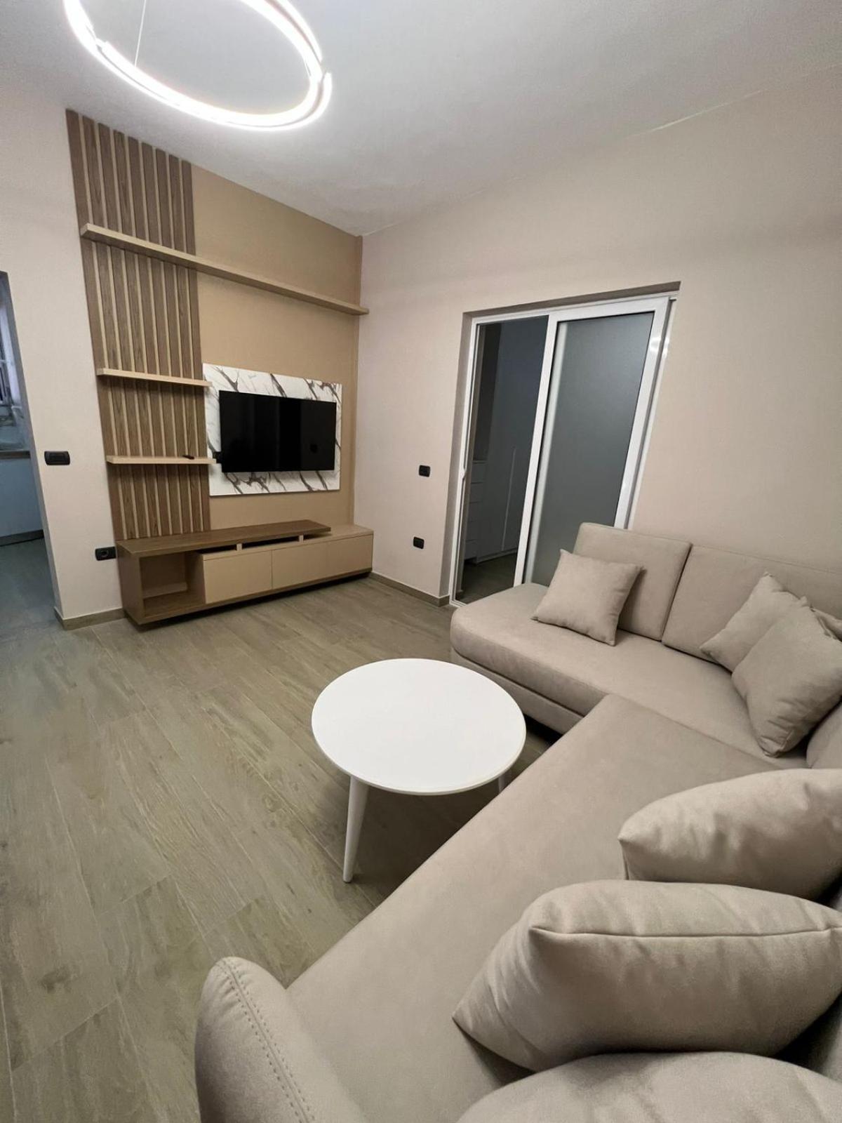 Large Apartment Vlorë Eksteriør bilde
